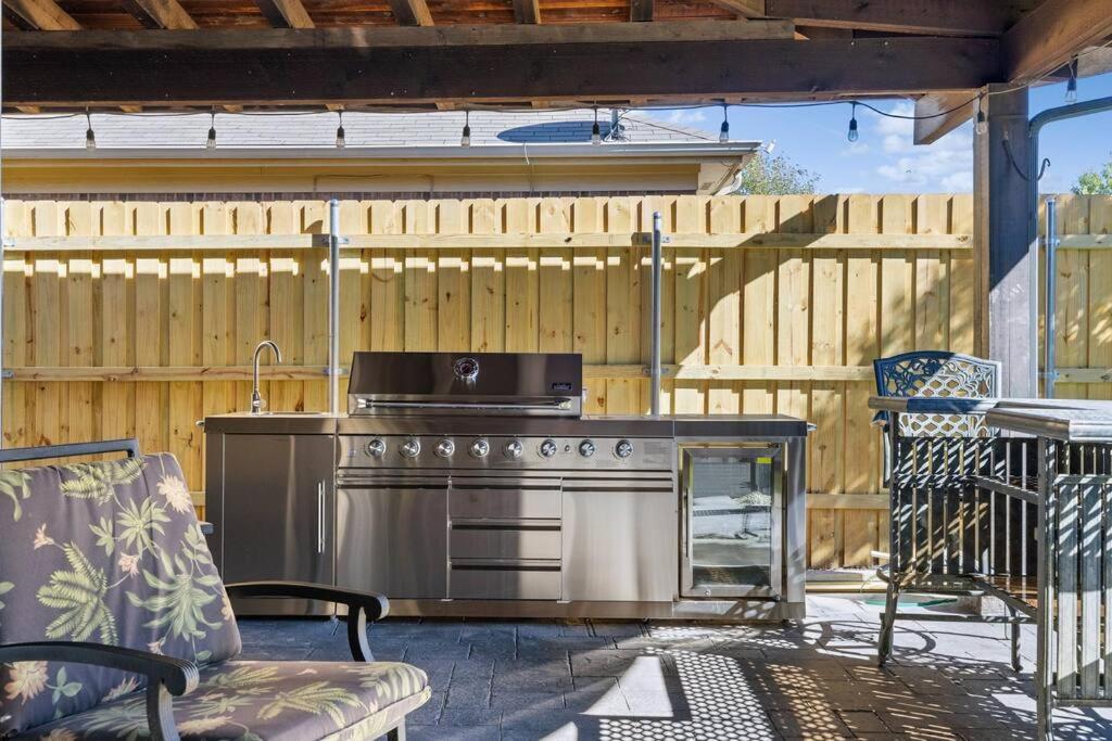 Frisco Chillout Home With Outdoor Kitchen Exterior photo