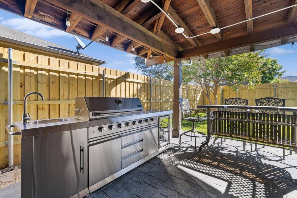 Frisco Chillout Home With Outdoor Kitchen Exterior photo