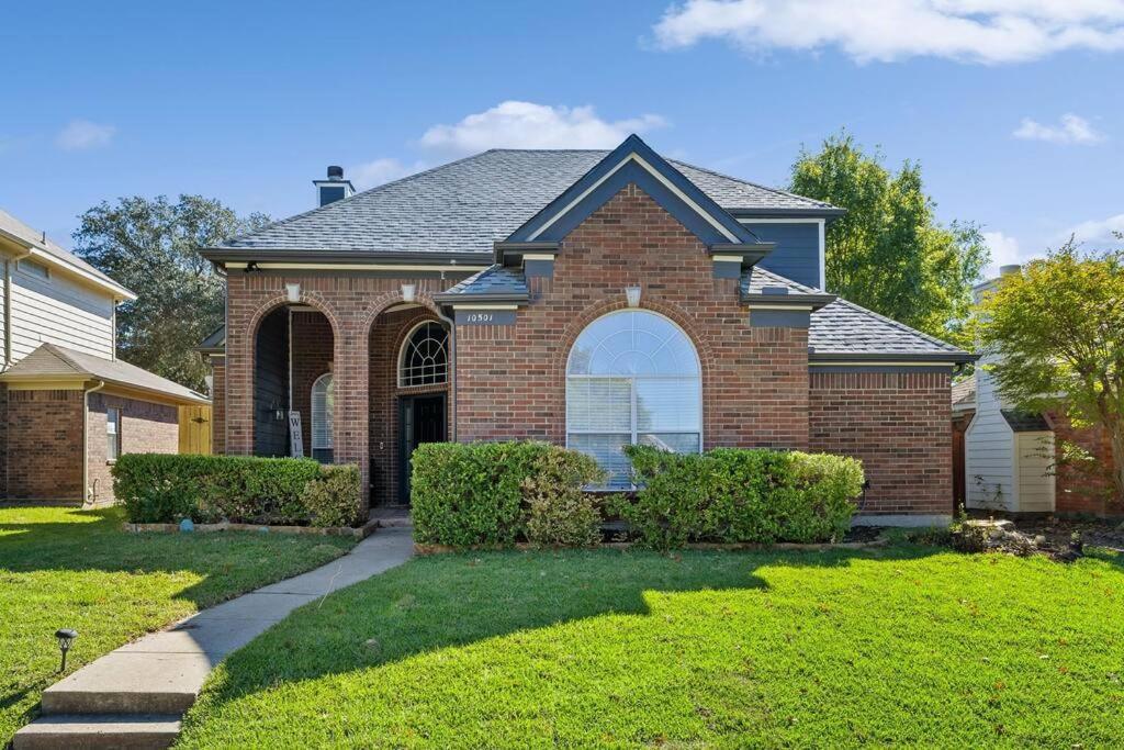 Frisco Chillout Home With Outdoor Kitchen Exterior photo